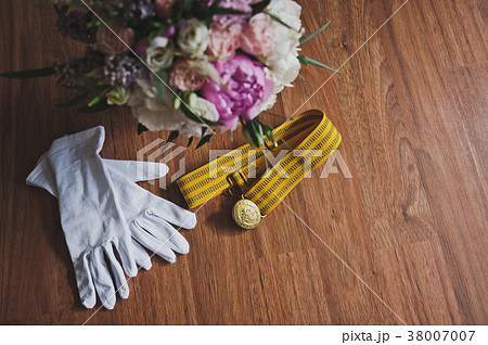 Officer white gloves and a bouquet of flowers 8871. Officer white gloves and a bouquet of flowers 8871. 38007007