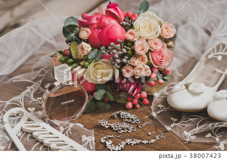 Decoration of the bride to the wedding 9237. Decoration of the bride to the wedding 9237. 38007423