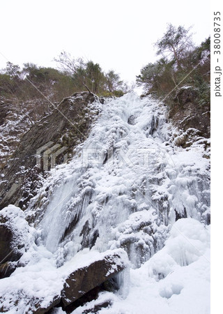 笠形山の扁妙の滝の氷瀑（兵庫県） 38008735
