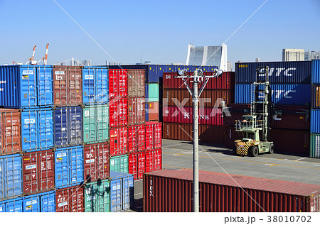 コンテナとトップリフター 38010702