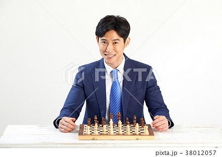 チェス ギャンブル 東洋人 38012057