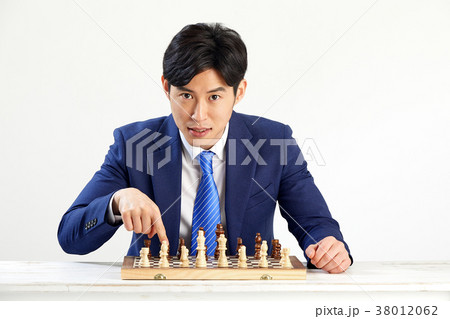 チェス 勝負 会社員 38012062