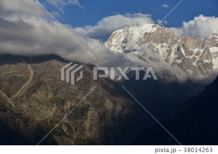 インドのレコン・ピオとキナウル谷　カルパ村から見た美しい山々　聖山　キナウル・カイラス 38014263