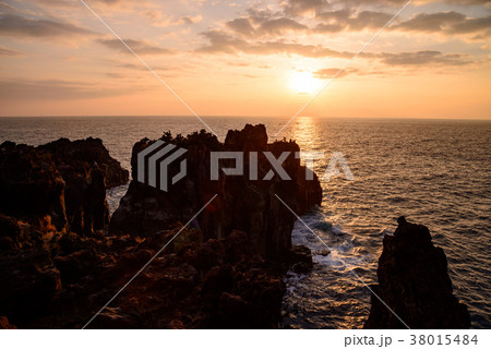 【東伊豆】城ヶ崎海岸 日の出 38015484