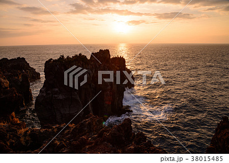【東伊豆】城ヶ崎海岸 日の出 【東伊豆】城ヶ崎海岸 日の出 38015485