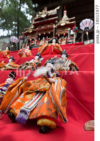 雛人形 -備前片上ひなめぐり 宇佐八幡宮 石段ひな飾り（62段およそ300体）- 38015977