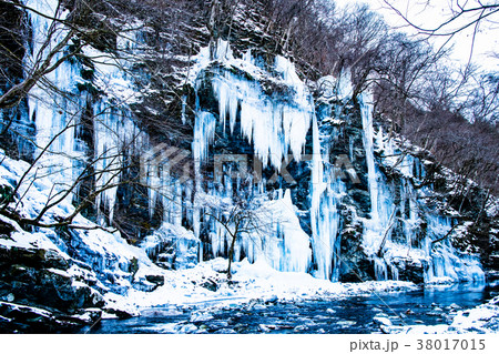 埼玉秩父　三十槌の氷柱 38017015