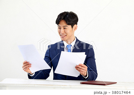 男性 会社員 人物 38017464