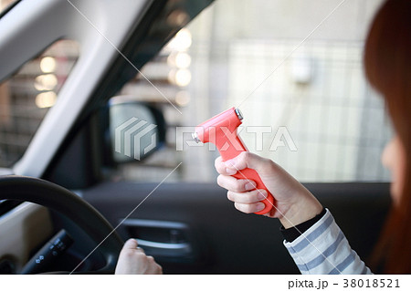 脱出 (緊急 逃げる ハンマー 危険 急遽 避難 非常用 運転手 ドライバー ボディパーツ 顔なし) 38018521