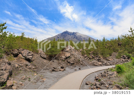 有村溶岩展望所 遊歩道 -桜島 大正溶岩原に作られた360度広がる眺望の展望所- 38019155