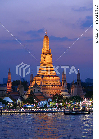 ワットアルン・夕景(修復工事完了後) ワットアルン・夕景(修復工事完了後) 38021823