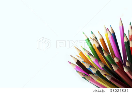 Colored pencils 38022385