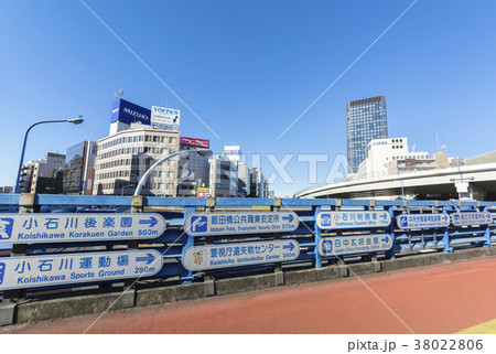 東京　飯田橋交差点歩道橋の風景 38022806