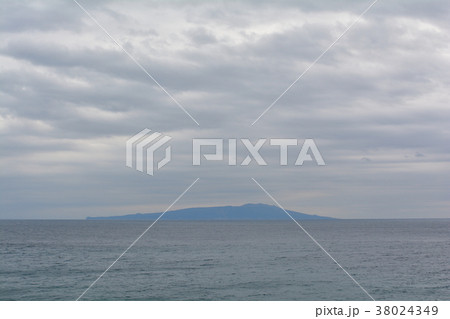 伊豆・熱川温泉から見た伊豆大島 38024349