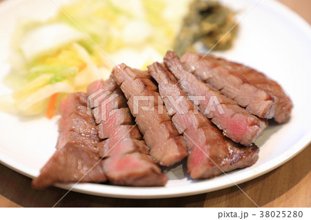 おいしい牛たん焼き 38025280