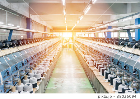 machines for weaving yarns used in industrial 38026094