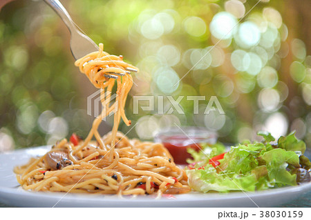 Spaghetti with chicken. Spaghetti with chicken. 38030159