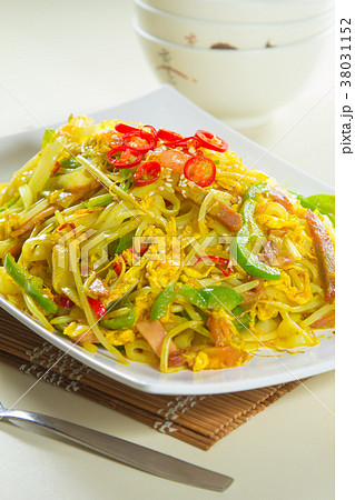 fried noodles fried noodles 38031152
