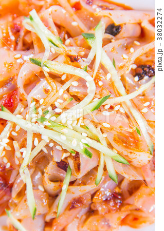 fried noodles fried noodles 38032274