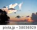 タヒチ・ボラボラ島の夕景 38036929