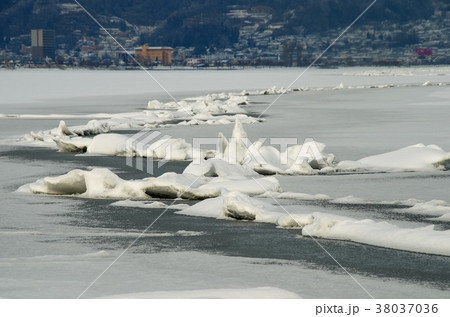 御神渡り　諏訪湖 38037036