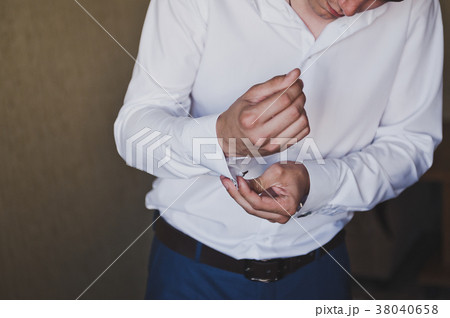 Man buttons sleeve white shirt 304. 38040658