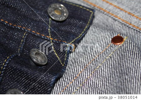 国産ジーンズのボタンフライと隠しリベット、赤タブの移染 国産ジーンズのボタンフライと隠しリベット、赤タブの移染 38051014
