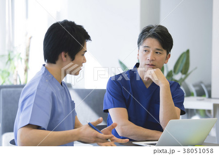 カンファレンス 医師 看護師 カンファレンス 医師 看護師 38051058