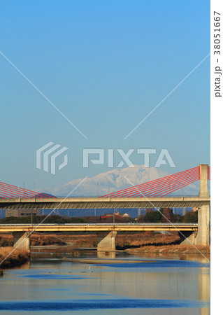 愛知県 庄内川沿いから見た御嶽山 愛知県 庄内川沿いから見た御嶽山 38051667