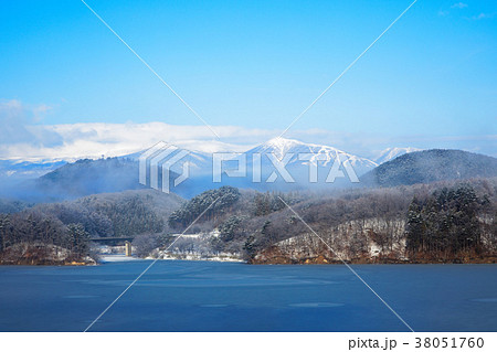 繋温泉より雪景色の生森展望台方面を望む 38051760