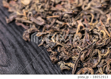 black dry large leaf tea black dry large leaf tea 38052913