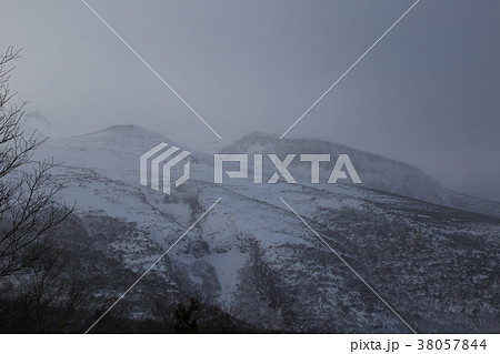 吹雪の中の安達太良山 吹雪の中の安達太良山 38057844
