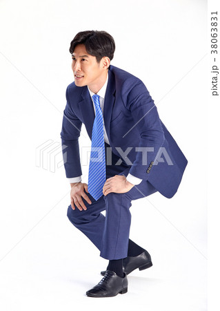 膝 青年 20代 38063831