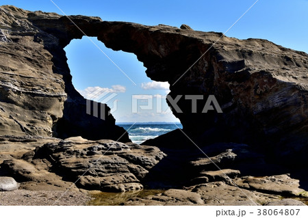城ヶ島馬の背洞門 城ヶ島馬の背洞門 38064807