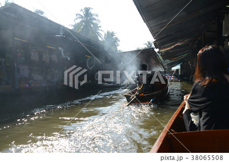タイ王国 水上マーケット(ダムヌン サドゥアック) タイ王国 水上マーケット(ダムヌン サドゥアック) 38065508