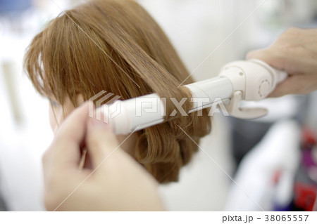 美容室 施術イメージ ヘアアイロン 美容室 施術イメージ ヘアアイロン 38065557