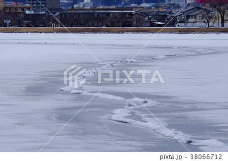 御神渡り（一之御渡り、高木より西方面） 38066712