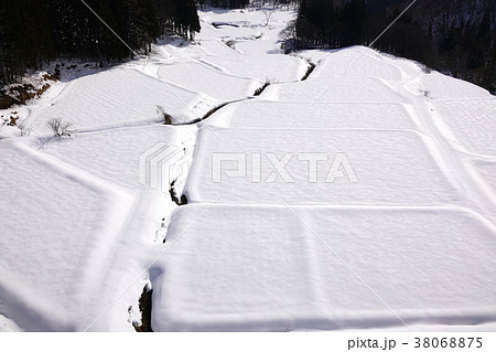 小谷村と白馬村の村境 棚田 雪景 小谷村と白馬村の村境 棚田 雪景 38068875