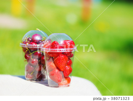 Berries in plastic cup 38071323