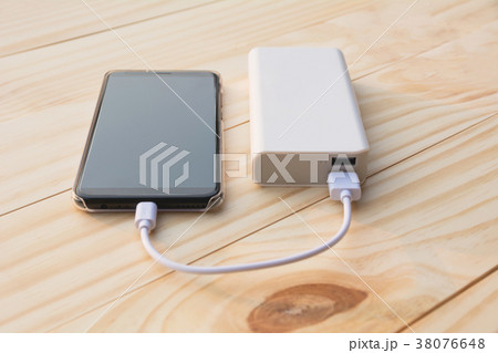 Mobile smart phones charging with power bank 38076648