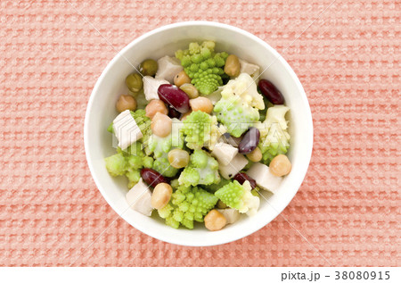 ロマネスコとミックスビーンズのサラダ 38080915