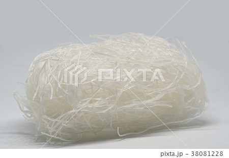 vermicelli on white background. 38081228