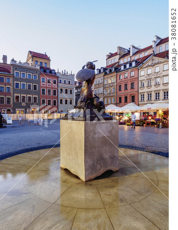 Old Town in Warsaw, Poland 38081652