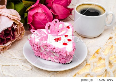 Delightful, luxury, romantic cake in the form Delightful, luxury, romantic cake in the form 38081895