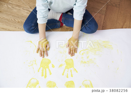 遊び 塗料 手 38082256