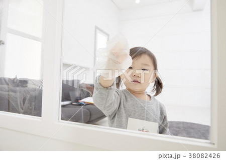 磨く 子供 ガラス 38082426