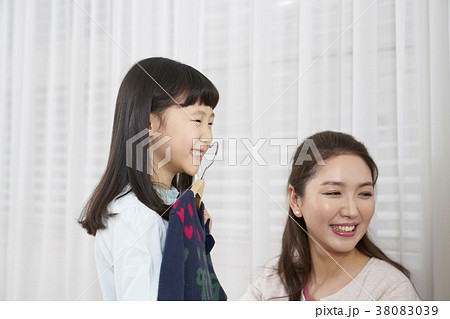 娘 笑顔 微笑 38083039