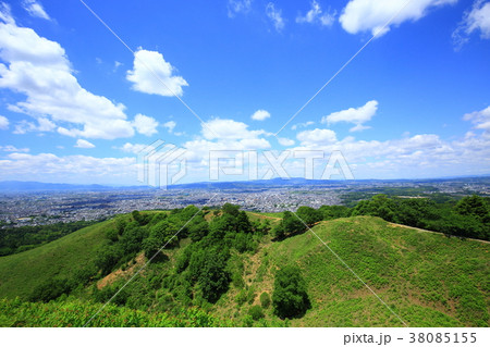 新緑の若草山山頂 新緑の若草山山頂 38085155