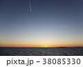 海上からの日没後の風景 38085330