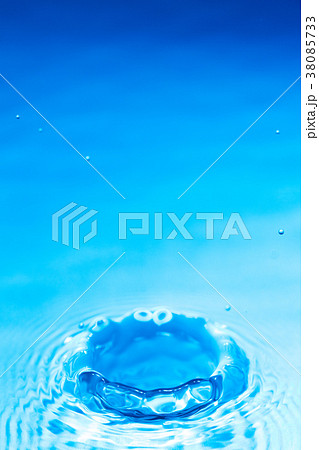 水滴と波紋 38085733